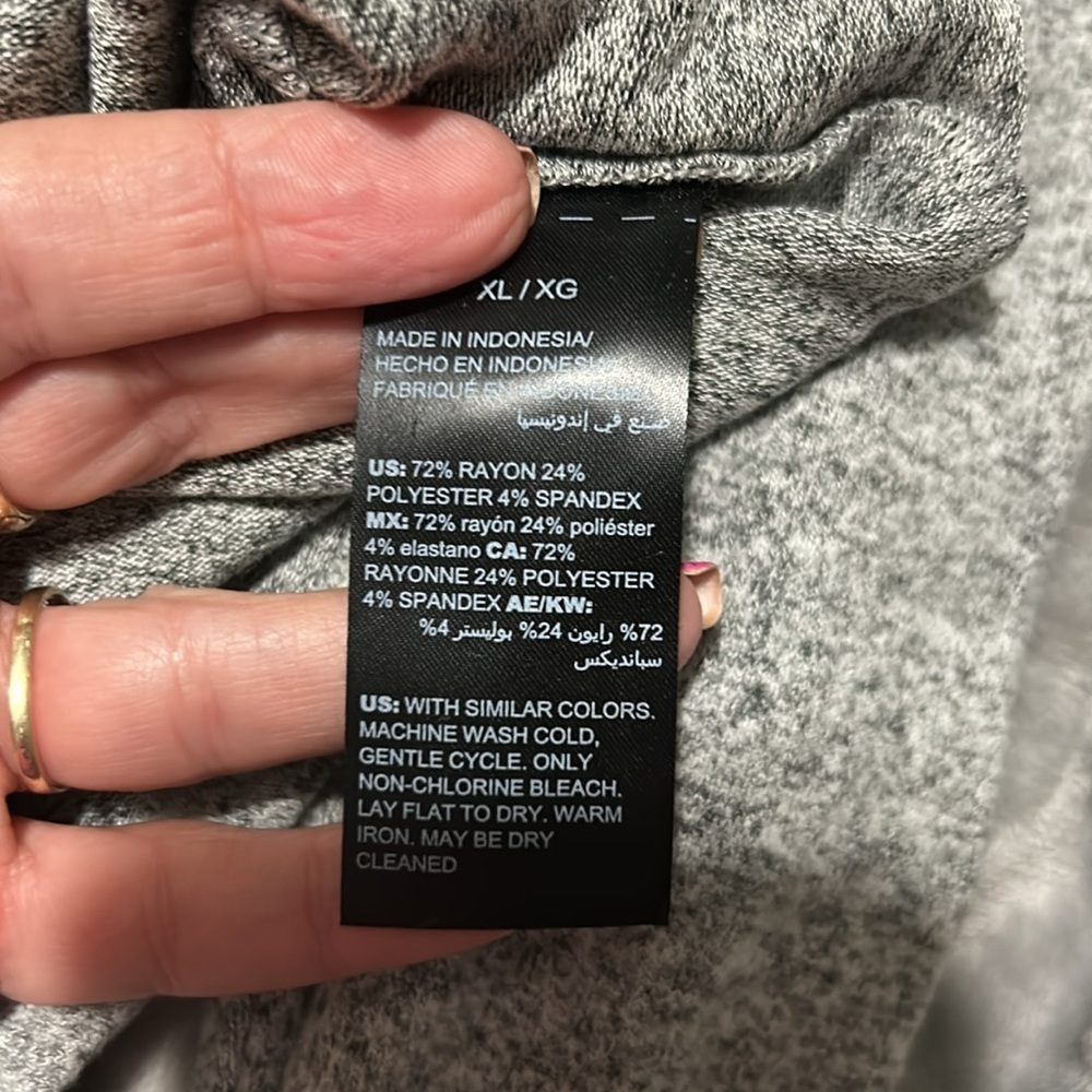White House Black Market Women’s Shirt - Picture 5 of 5